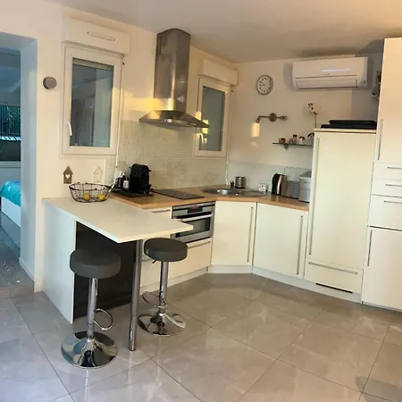 Apartment Bel Climatise Six-Fours-les-Plages